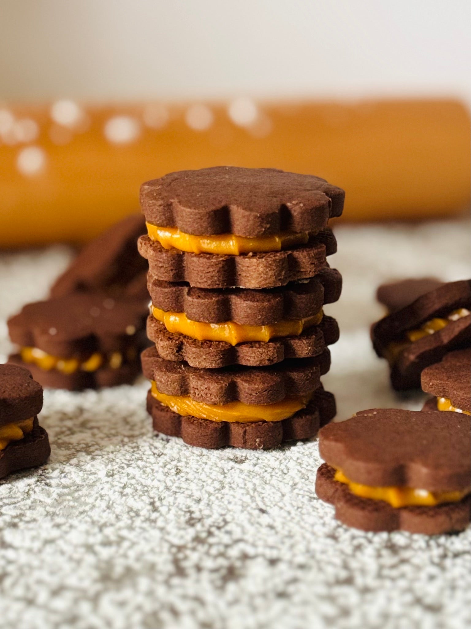 Alfajores de Chocolate con Manjar de Lúcuma (12pack)